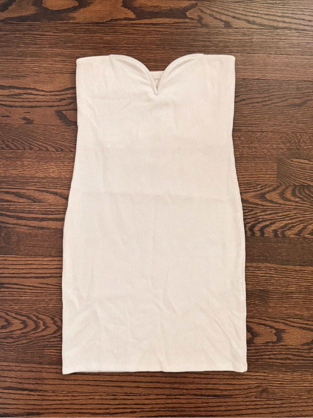 H&M Strapless White Bodycon Tube Dress with Sweetheart Neckline